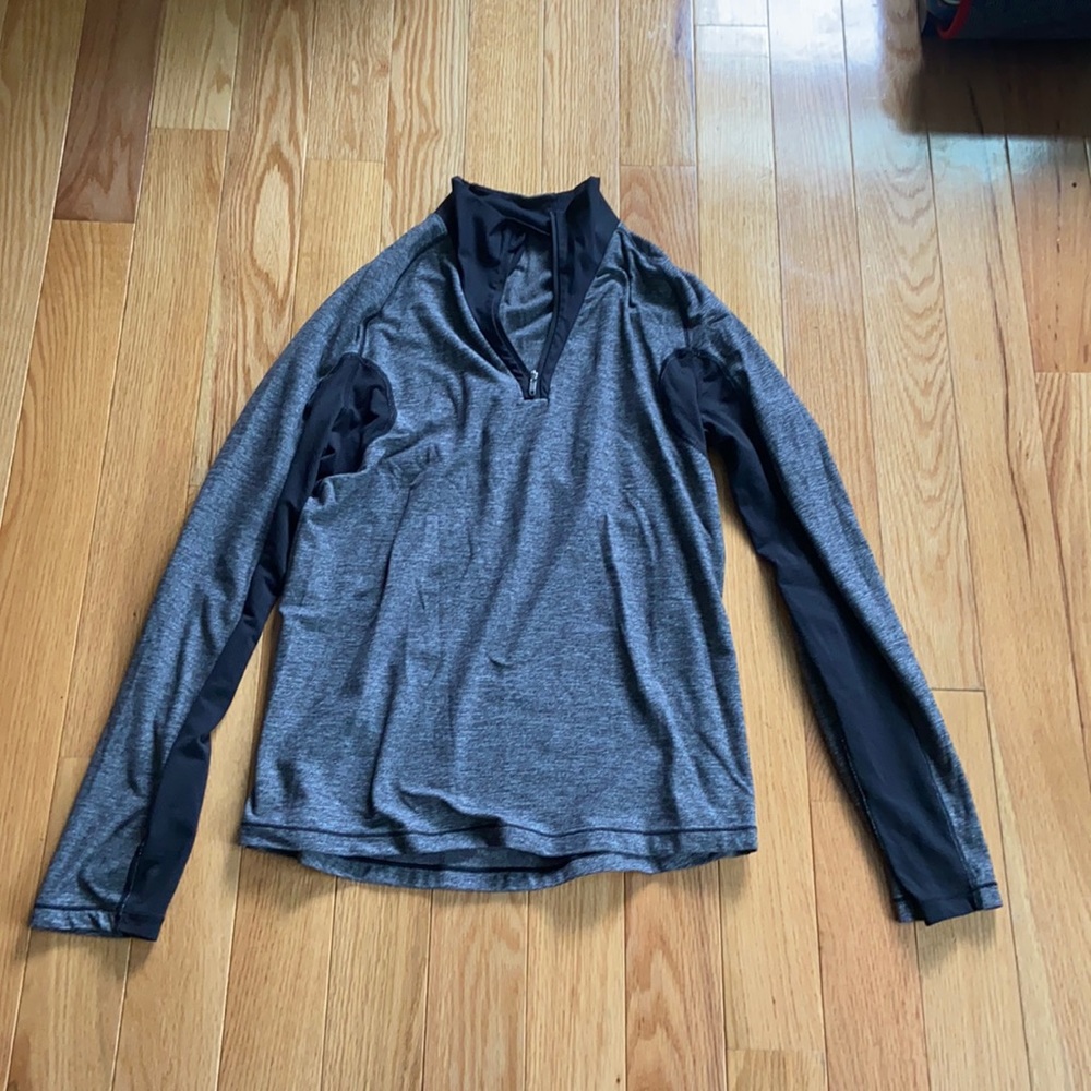 Men’s lululemon running shirt.